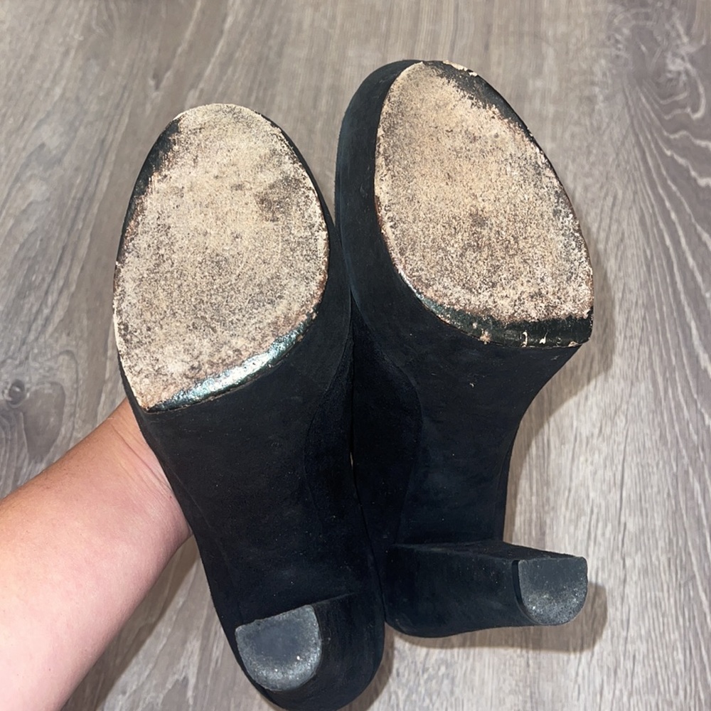 Donna Karan Collection Black Suede Platforms - Picture 8 of 8